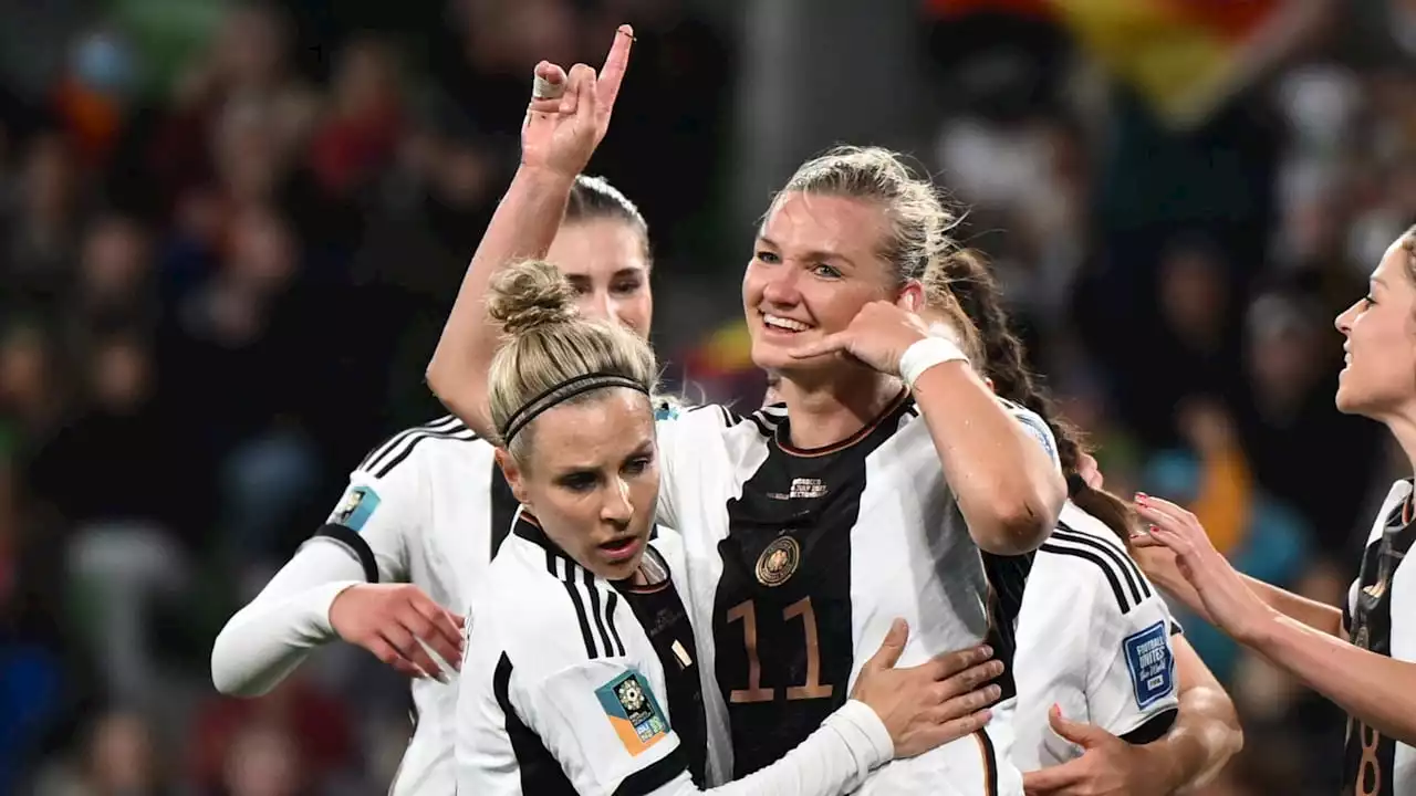 Fußball-Frauen-WM: DFB-Elf besiegt Marokko, Popp feiert mit spezieller Geste