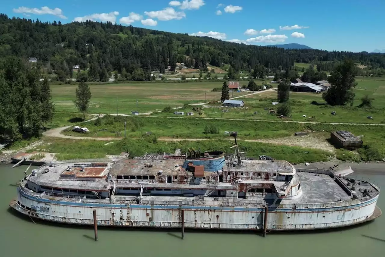 CANADA: Coast guard floats a new solution to problem of abandoned boats