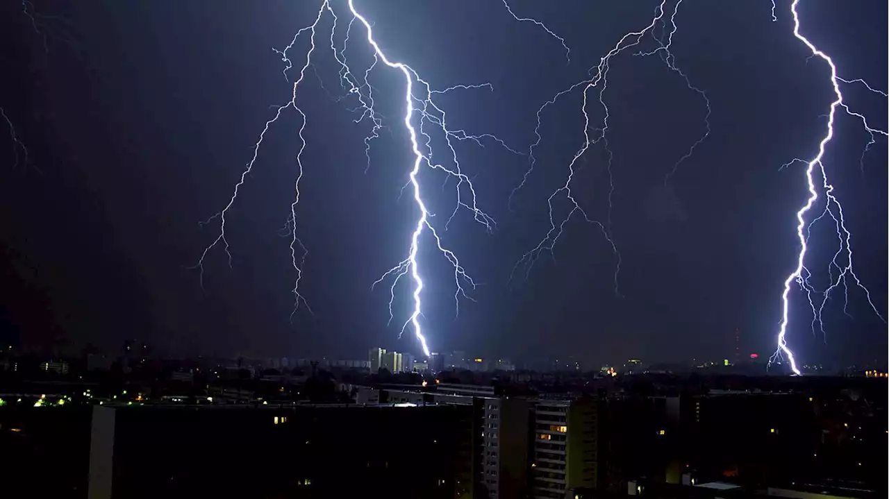 S-Bahn-Verkehr teils unterbrochen: Schweres Unwetter fegt über Berlin hinweg