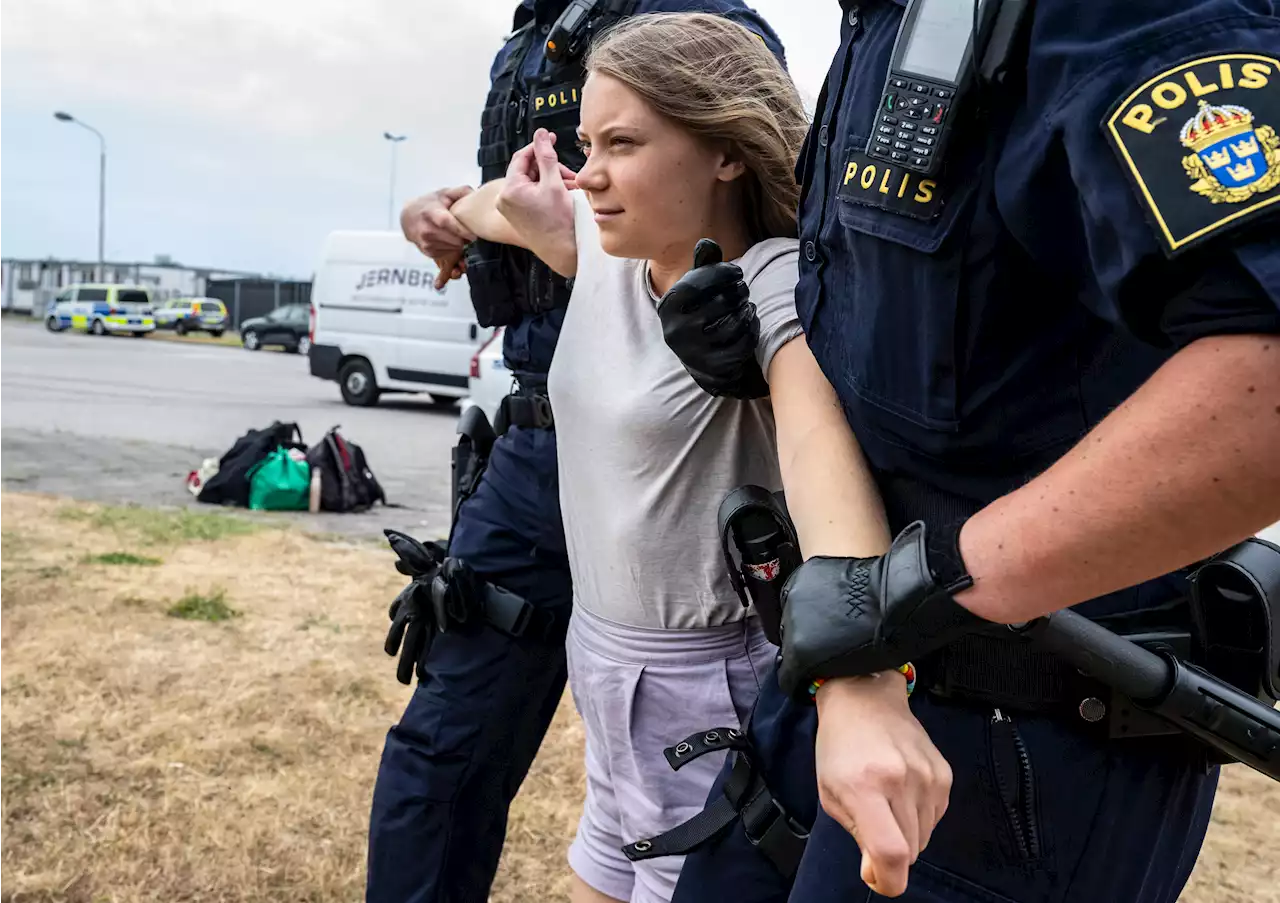 Blockerade hamn – Thunberg inför rätta