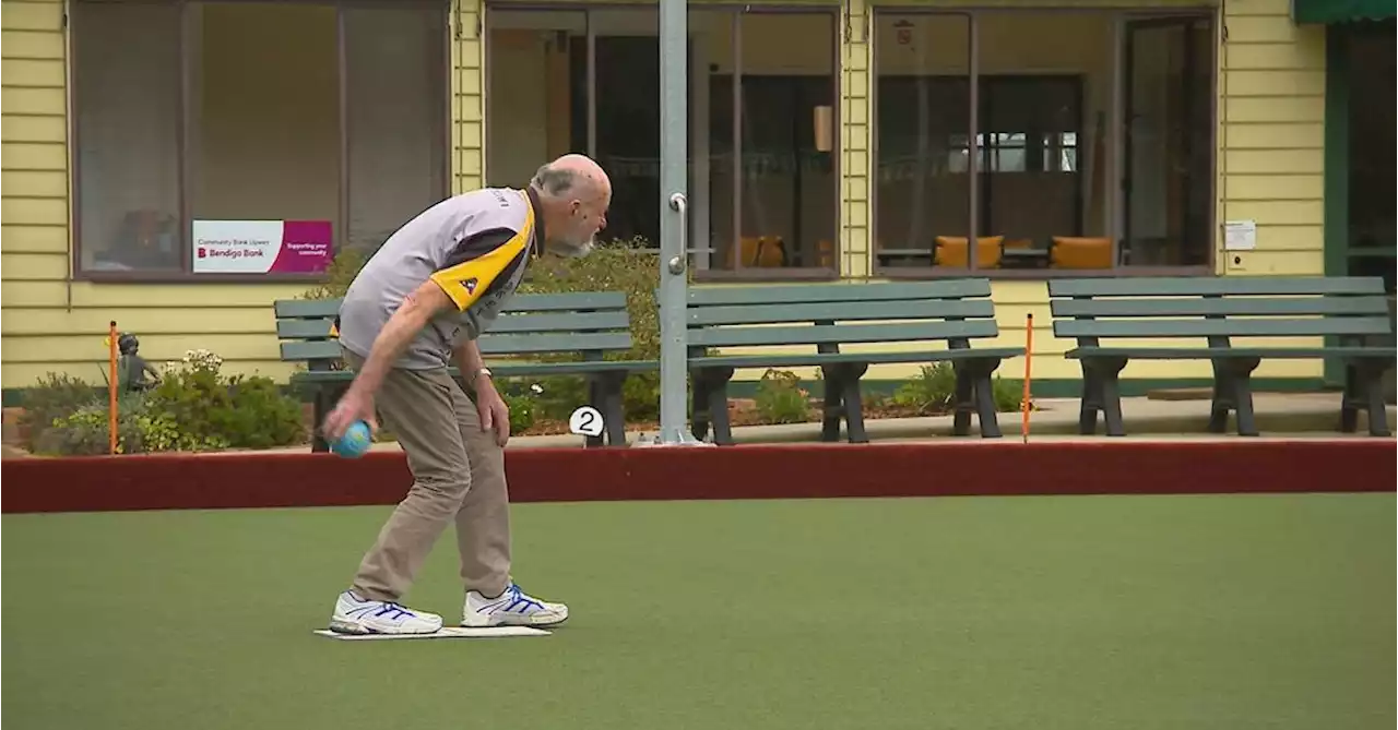 Melbourne lawn bowls club devastated after scam