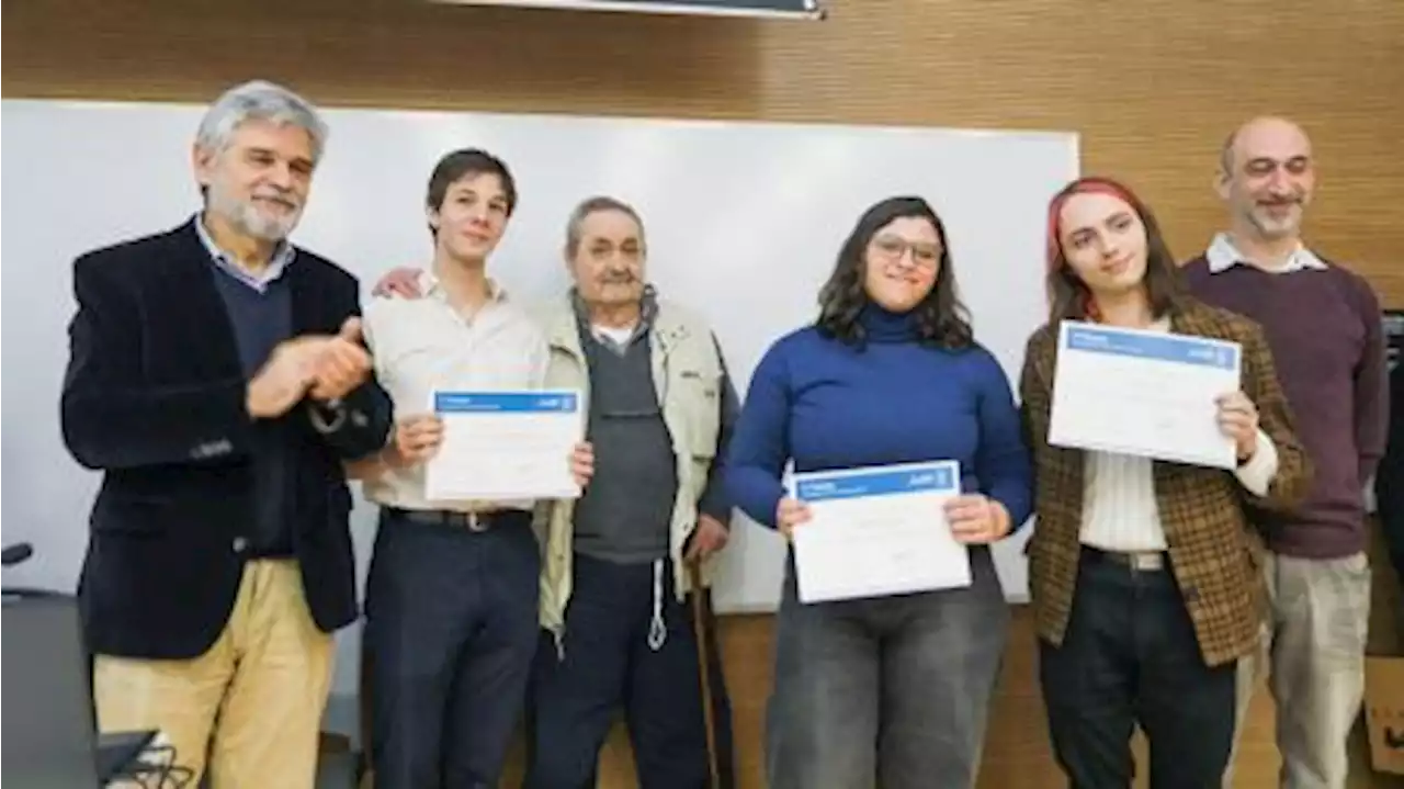 Premiaron proyectos de estudiantes para digitalizar el archivo de Abuelas