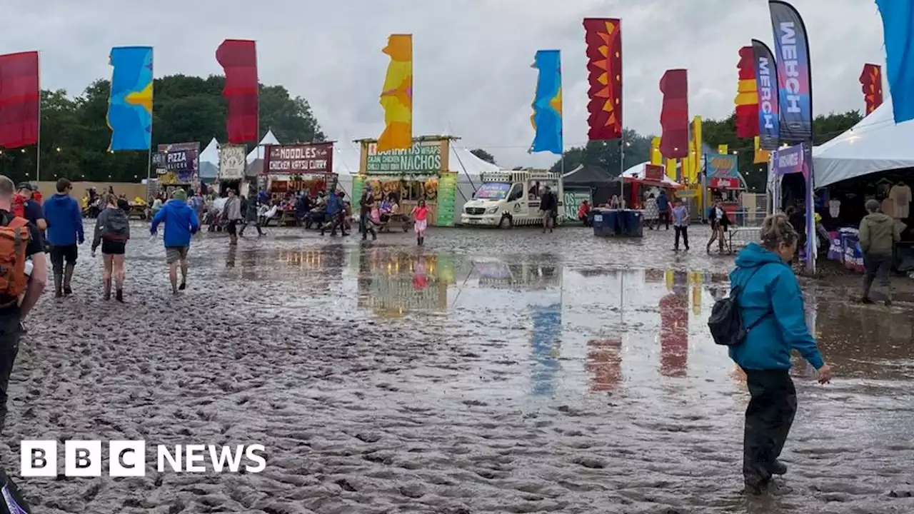 Bluedot: Rain-hit festival thanks those who waded through mud