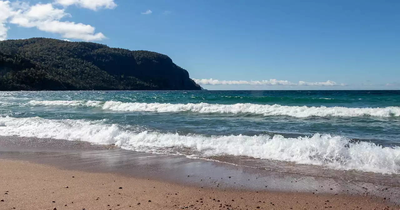 This bay in Ontario has a gorgeous secluded beach surrounded by cliffs