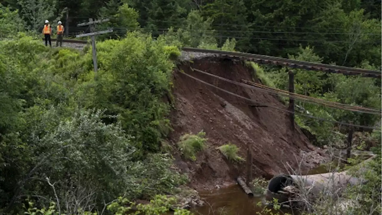 Flooding in Nova Scotia washes out CN Rail track, disrupting train traffic - BNN Bloomberg