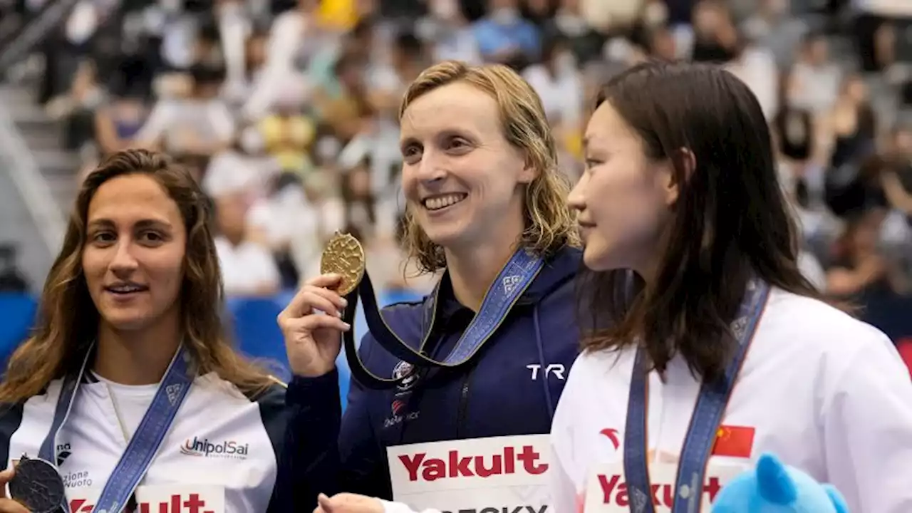 Katie Ledecky ties Michael Phelps’ record with dominant performance at World Championships | CNN