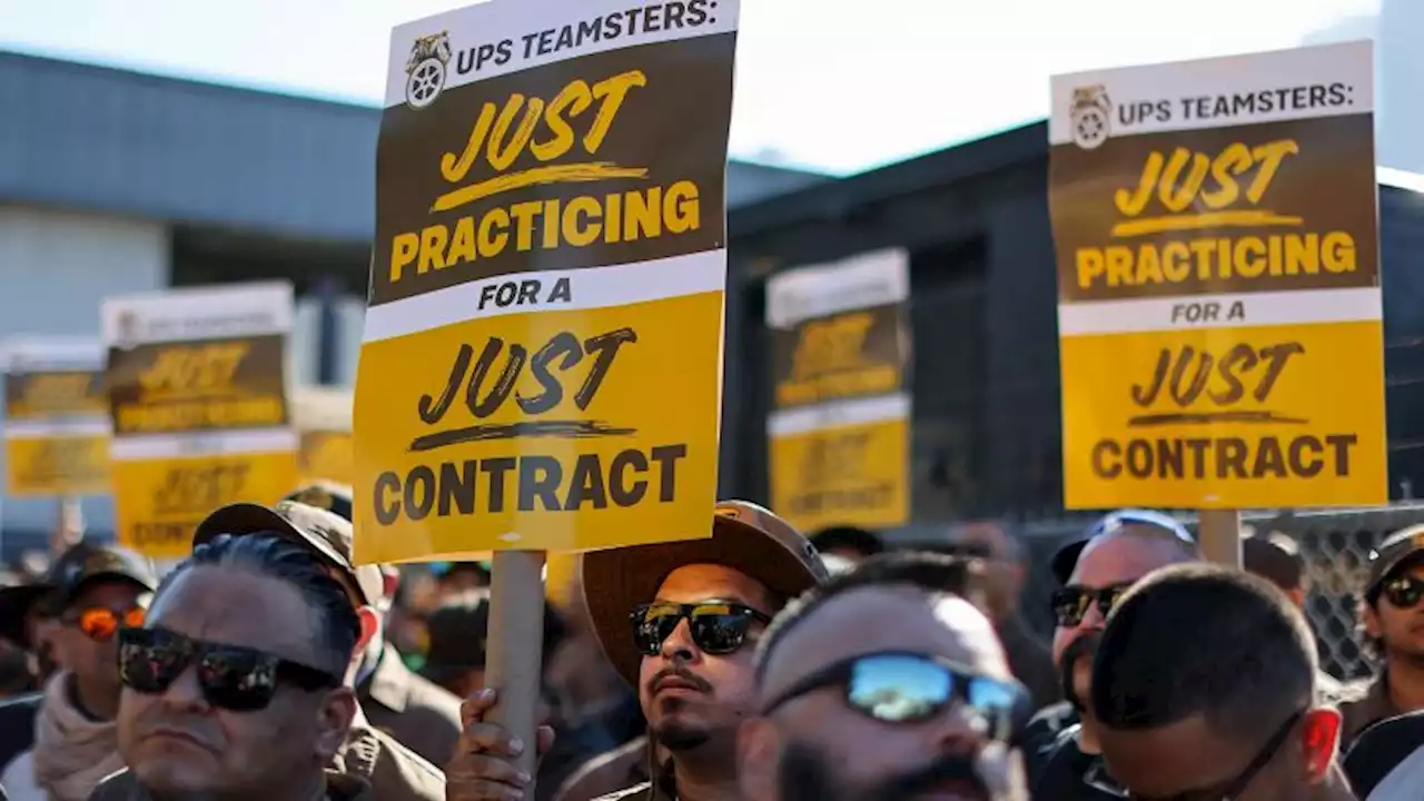 UPS and Teamsters reach a labor deal, potentially avoiding a crippling strike | CNN Business