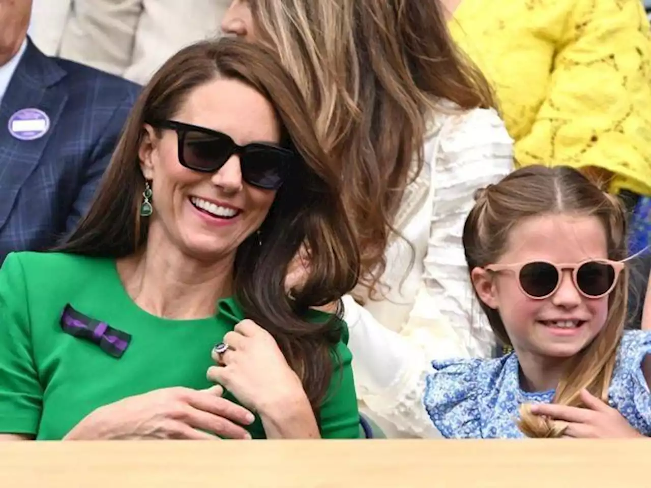 La principessina Charlotte «fa tendenza» come mamma Kate. E aiuta l’economia del Regno Unito