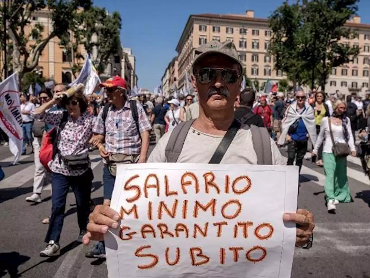 Salario minimo, FdI rinuncia all’emendamento soppressivo: la proposta va in aula