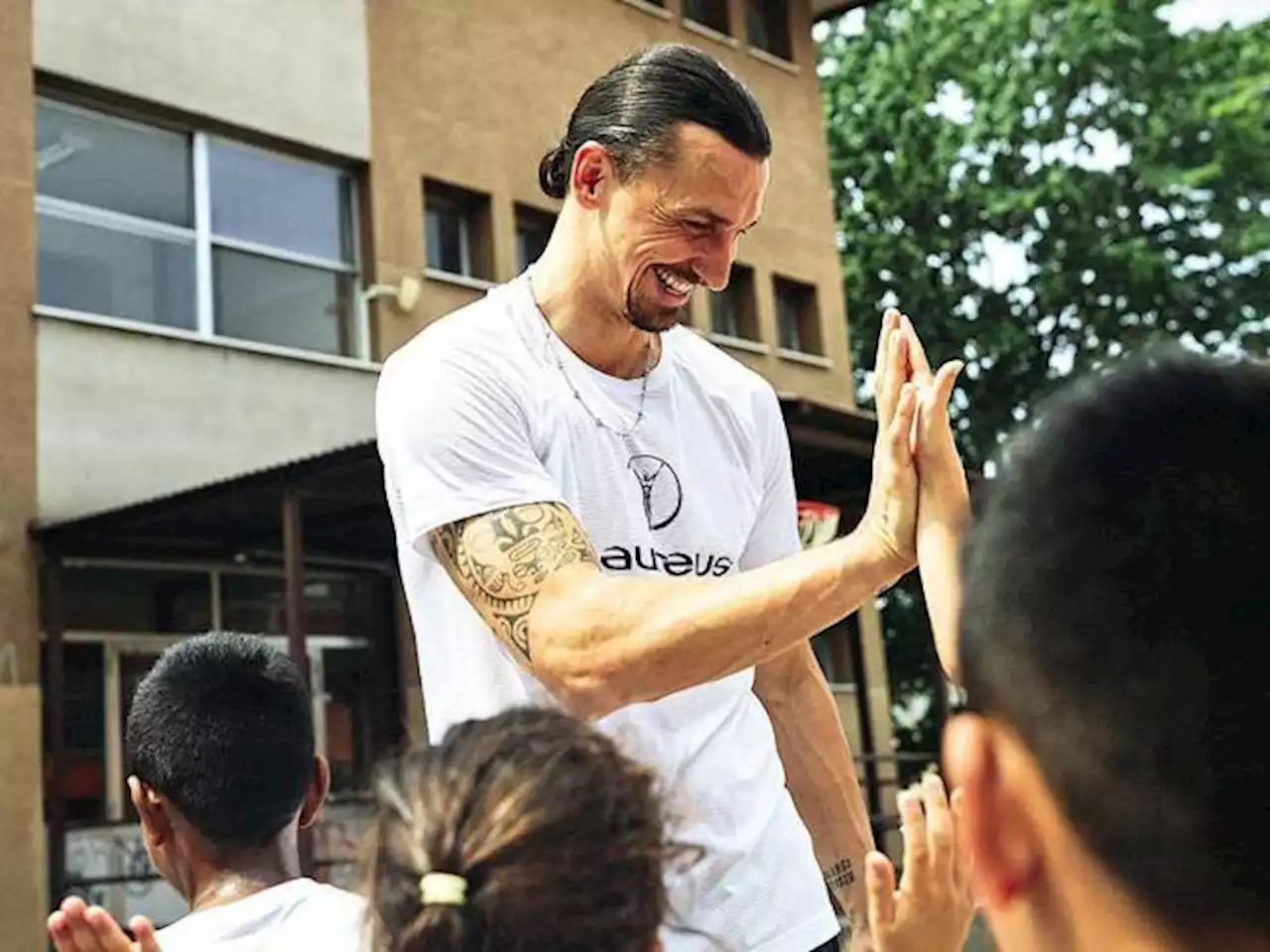 Zlatan Ibrahimovic: «Ragazzi, tutti potete farcela ma imparate a fare squadra» Oggi con Buone Notizie