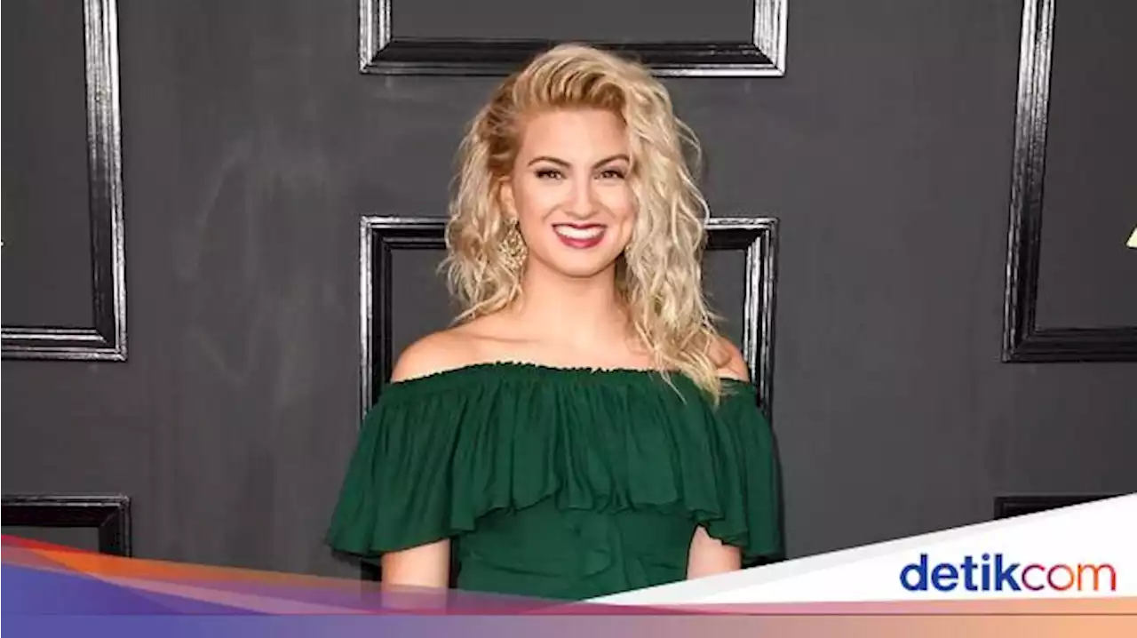 Tori Kelly Dilarikan ke RS, Pingsan karena Penggumpalan Darah