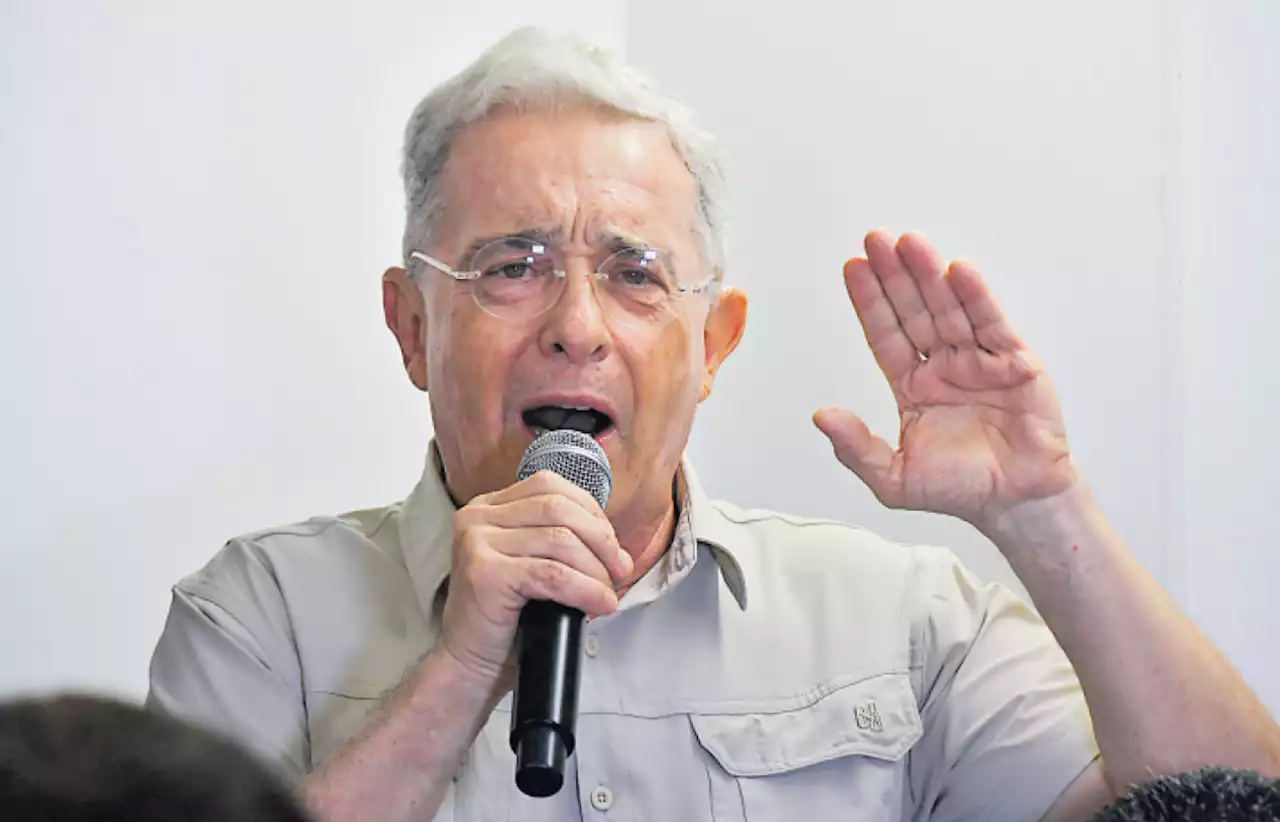 “Paras con 19 años de cárcel deberían ser gestores de paz”: Uribe