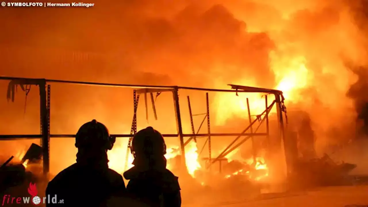 Bayern: Rund 200 Kräfte bei Hüttenbrand am Waldrand in Kulmbach im Einsatz