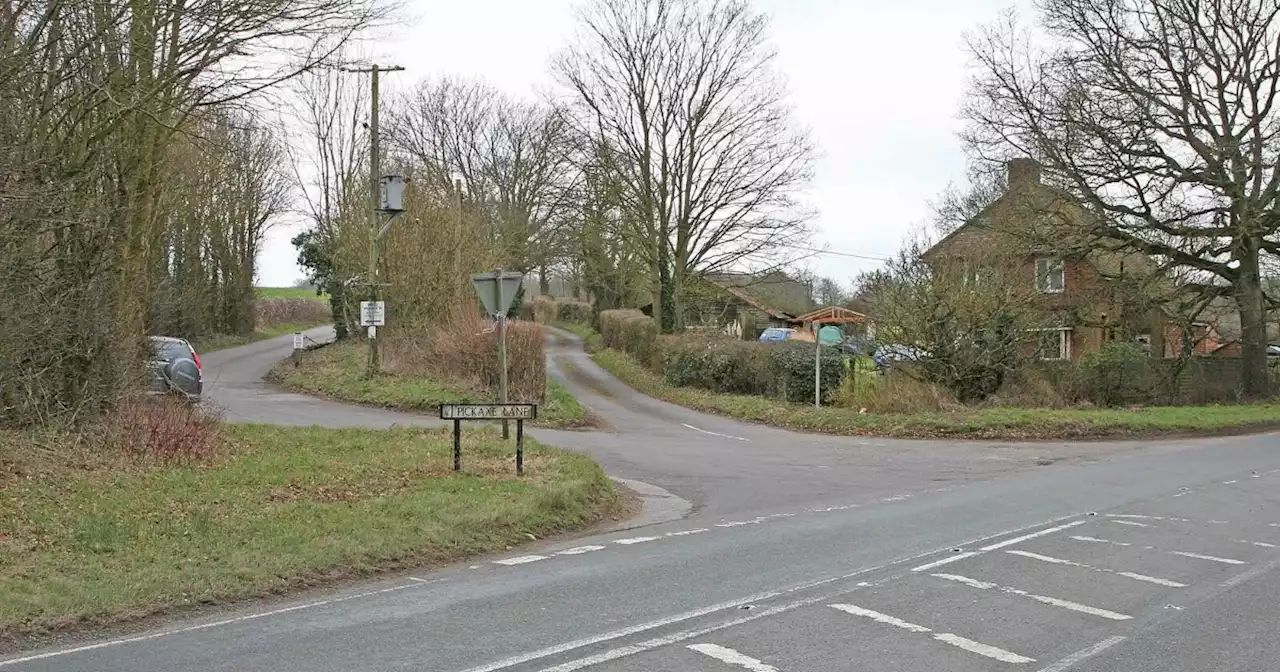 Metal pole badly mounted in pavement was not the work of ‘Warnborough Council’ - Full Fact