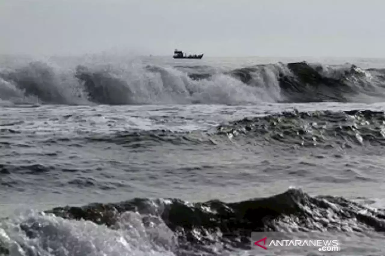 Hati-hati! Ada Potensi Gelombang Sangat Tinggi di Laut Selatan Jawa Tengah