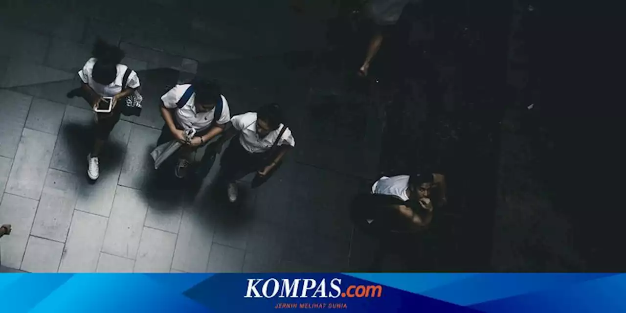 Kepala SMAN I Kedungwaru Tulungagung Dicopot, Buntut Penjualan Seragam Seharga Rp 2,3 Juta