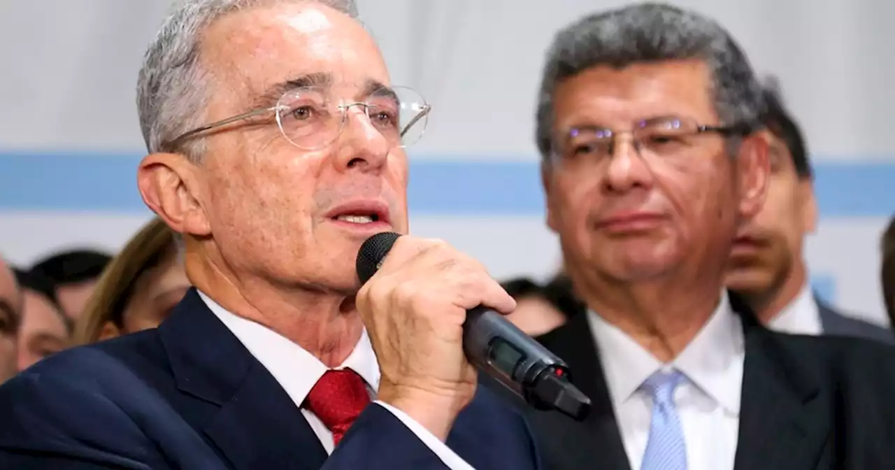 Jaime Granados, abogado del expresidente Uribe, salió del país luego de extraños seguimientos