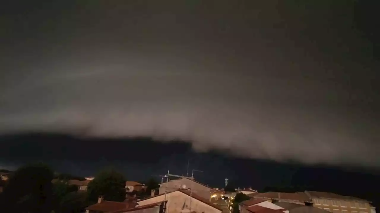 La supercella di maltempo su Verona sembra l'arrivo degli alieni in 'Independence Day'