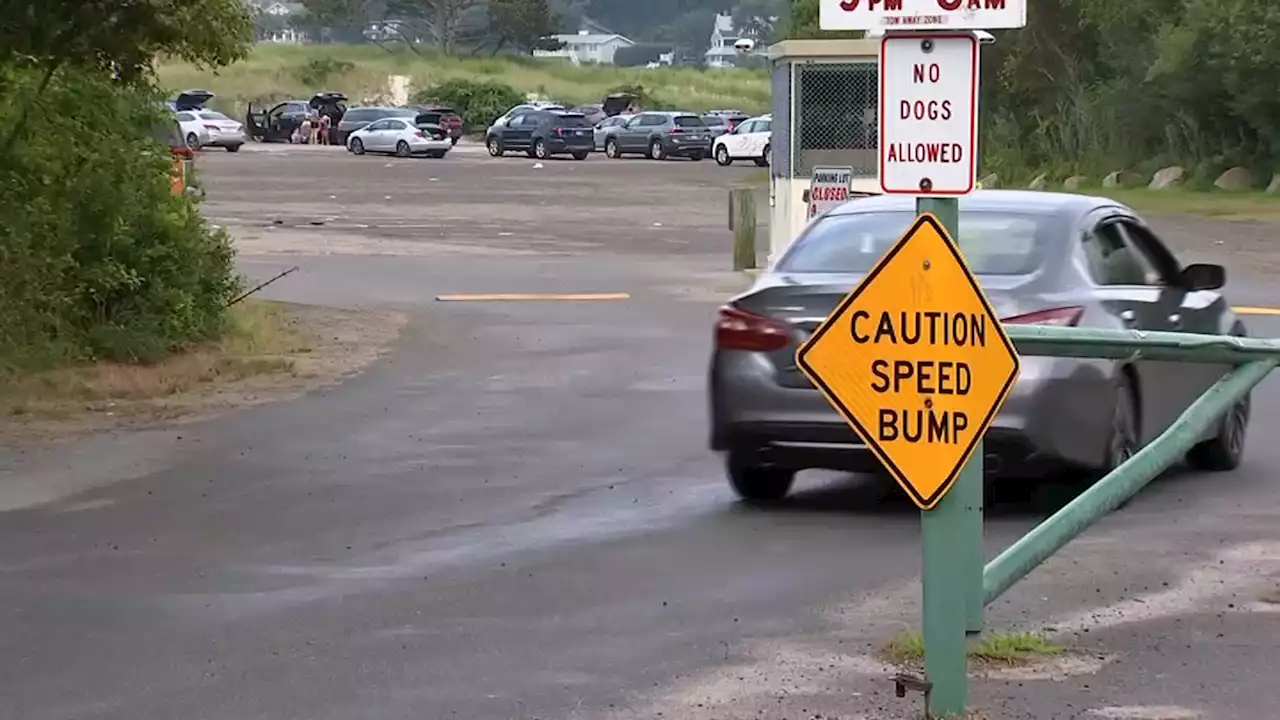 Gloucester leaders apologize after many were turned away from beach