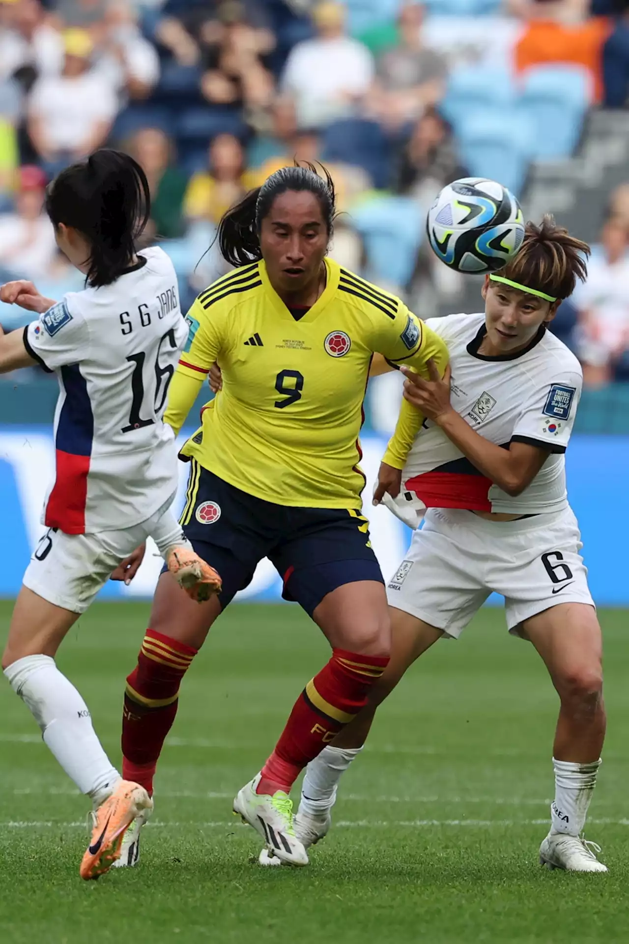 지나치게 굳어버린 한국 여자축구, 조 2위 목표 가물가물