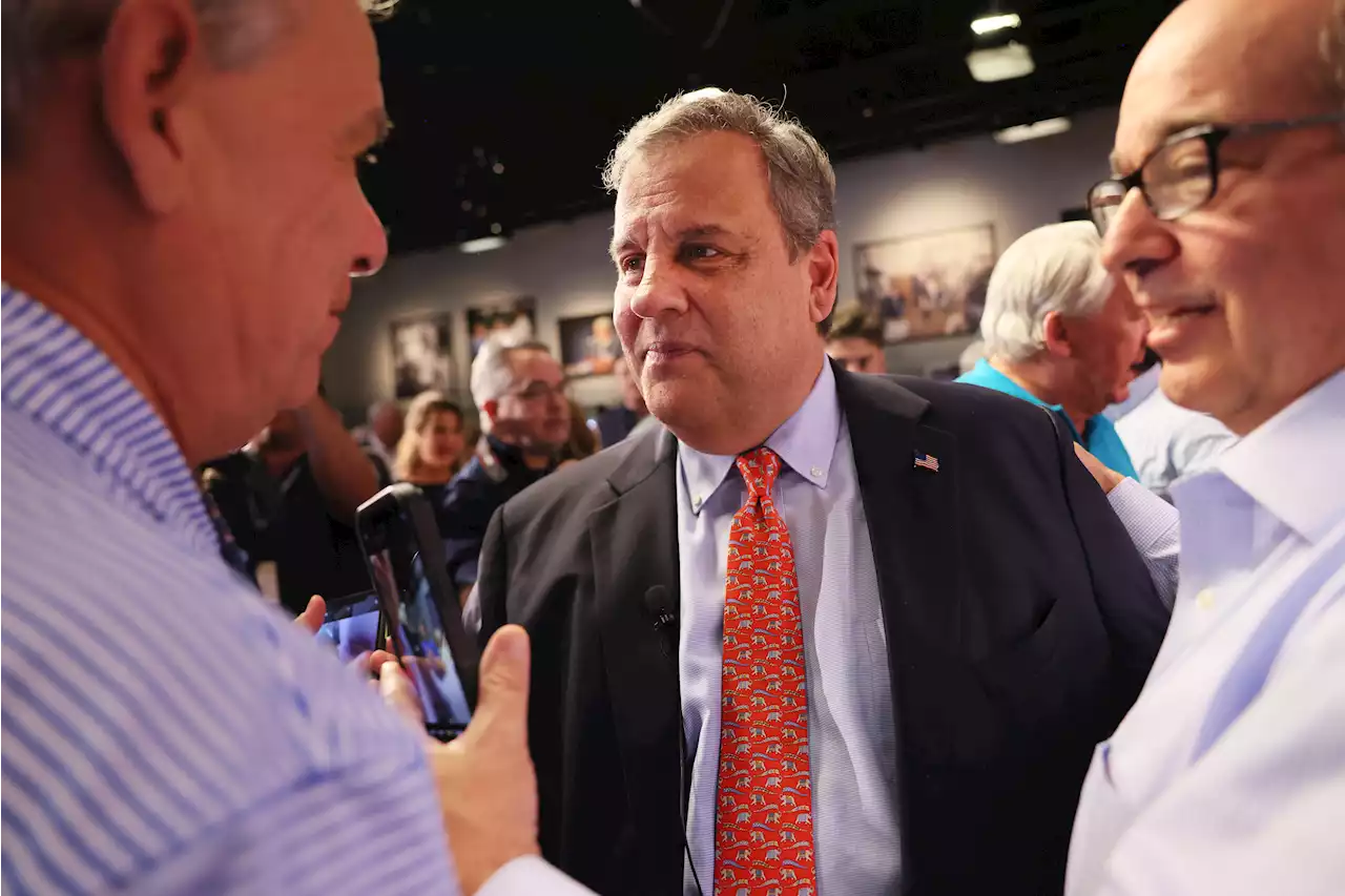 Chris Christie rips Tim Scott in New Hampshire