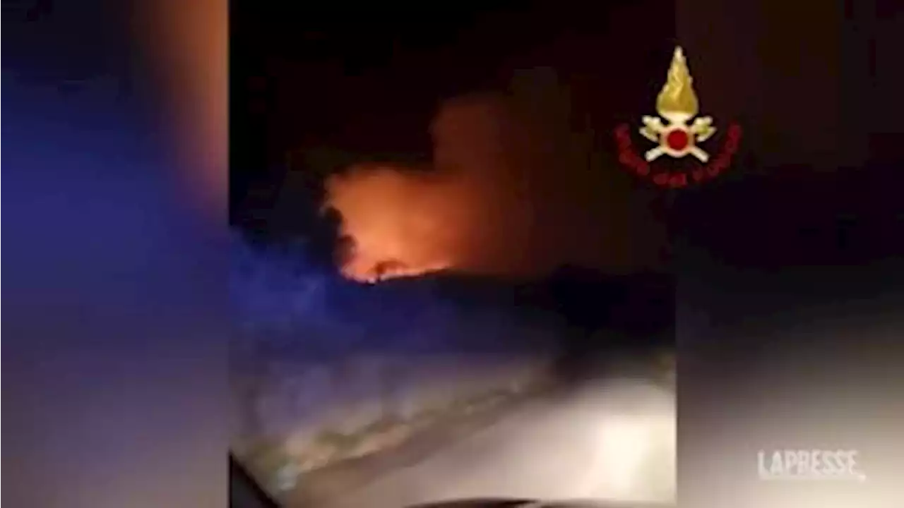 Incendi, notte di lavoro per i vigili del fuoco a Messina - Il Sole 24 ORE