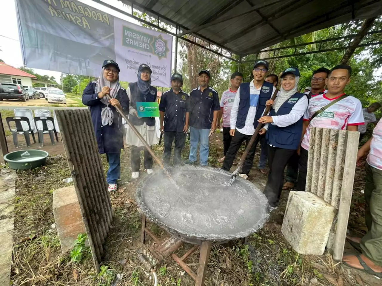 Program amal asyura santuni asnaf, erat ukhuwah