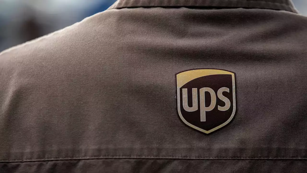 UPS, Teamsters avoid massive strike, reach tentative agreement on new contract