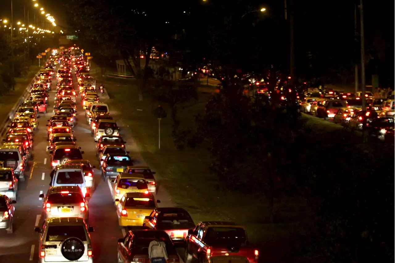 Caos en el tráfico de la carrera séptima por operativo de la Policía