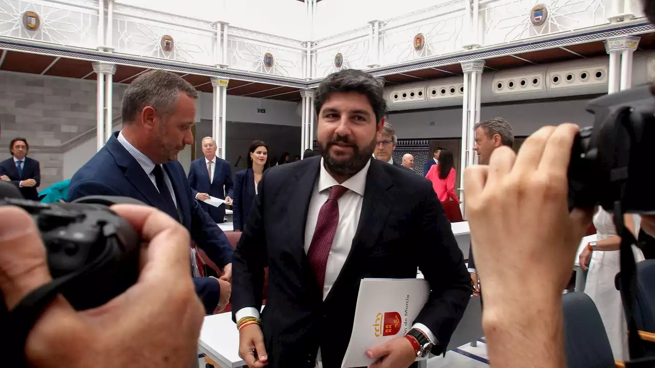 Vox da plantón a López Miras e insiste en entrar en el Gobierno de Murcia