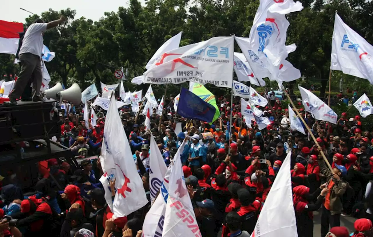 Ada Demo Buruh, Polisi Rekayasa Lalu Lintas di Patung Kuda Jakarta Pusat