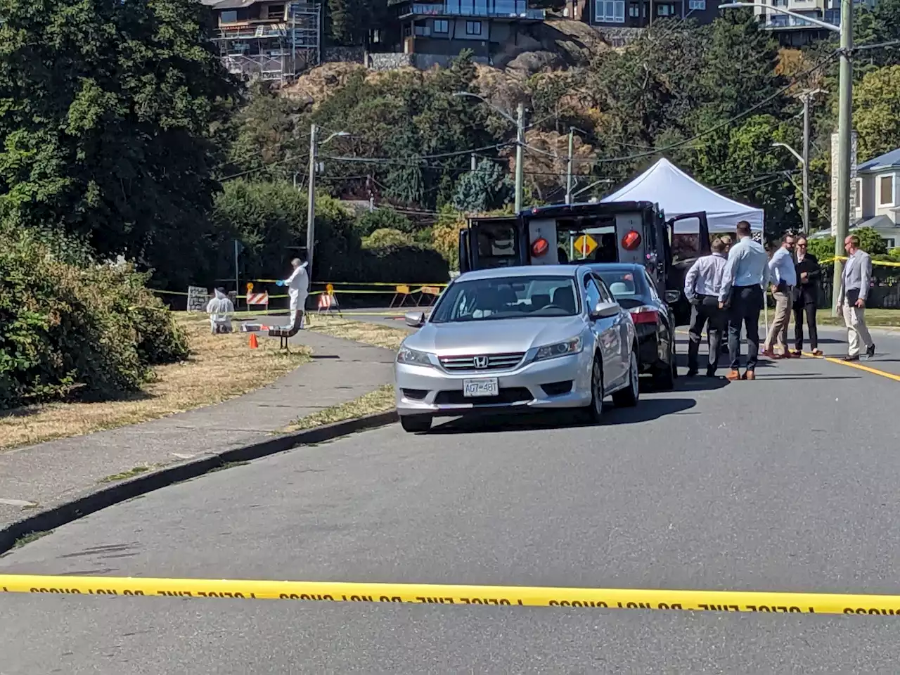 Body found in Oak Bay prompts road closure: police