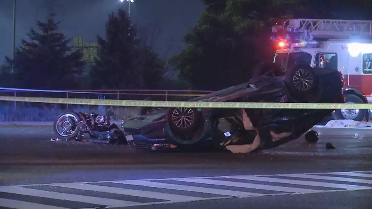 Police investigate double fatal crash north of Toronto