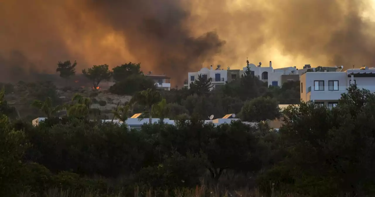 Plane fighting Greek island wildfire crashes, killing both pilots