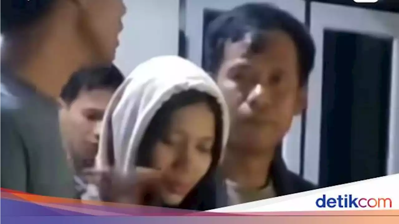 Mahasiswi Unram 'Tak Ada yang Cantik' KKN dari Rumah Usai Diusir Warga