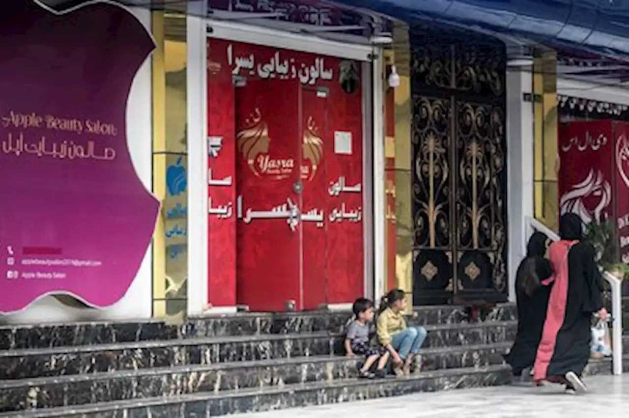 Thousands of Afghan salons to close as Taliban deadline bites