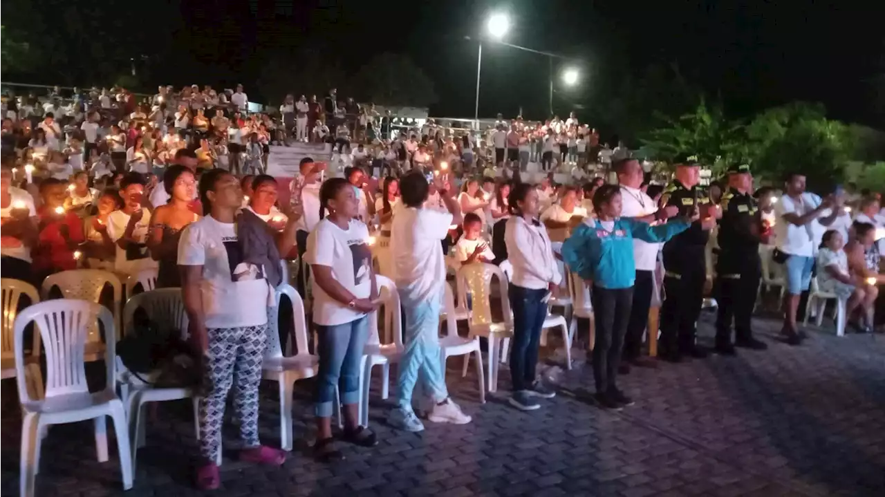 Chochó recordó a las víctimas de la masacre con una velatón