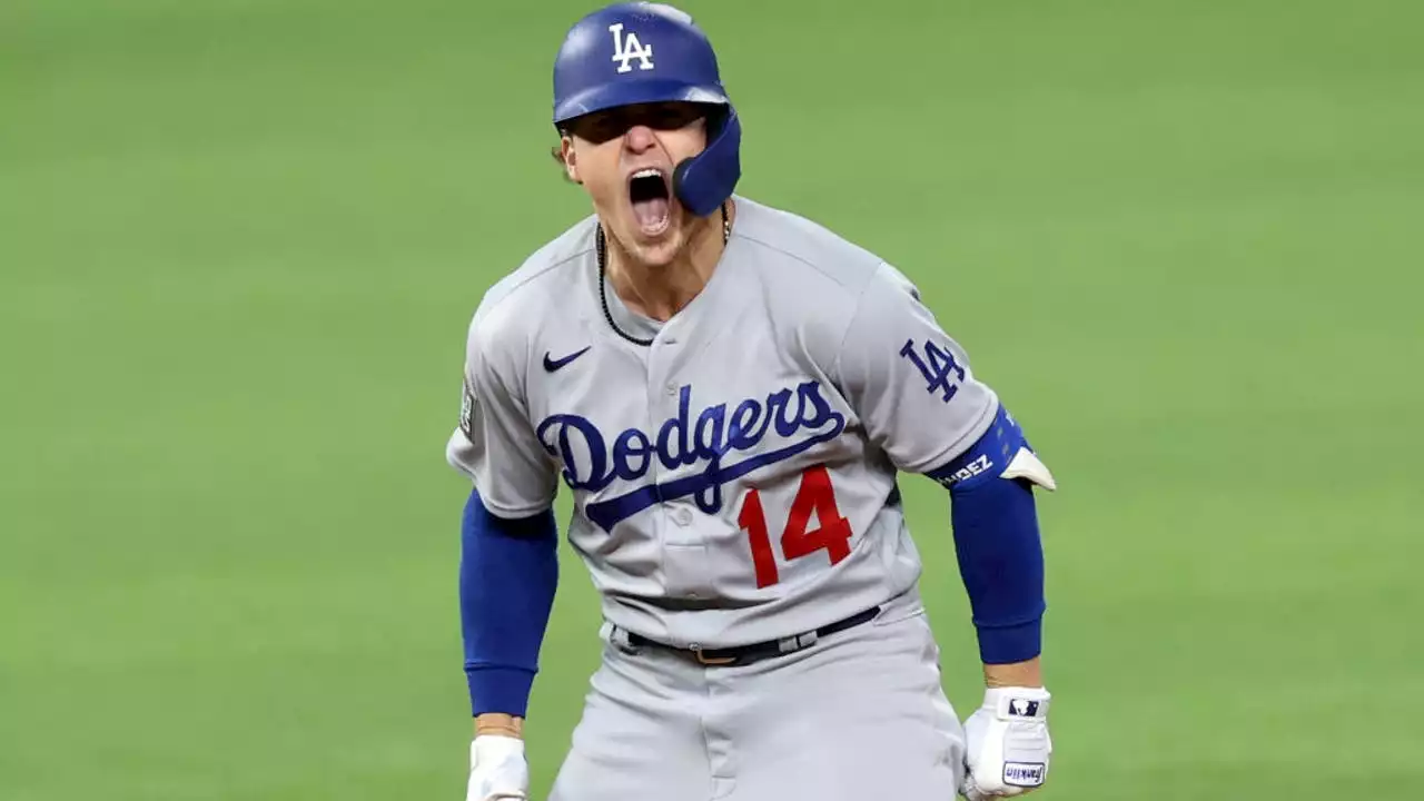 Dodgers bring back Kiké Hernández via trade with Red Sox, report says