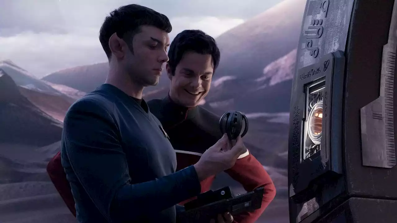 Strange New Worlds-Lower Decks Crossover 'Hot Spock' Moment Was Improv