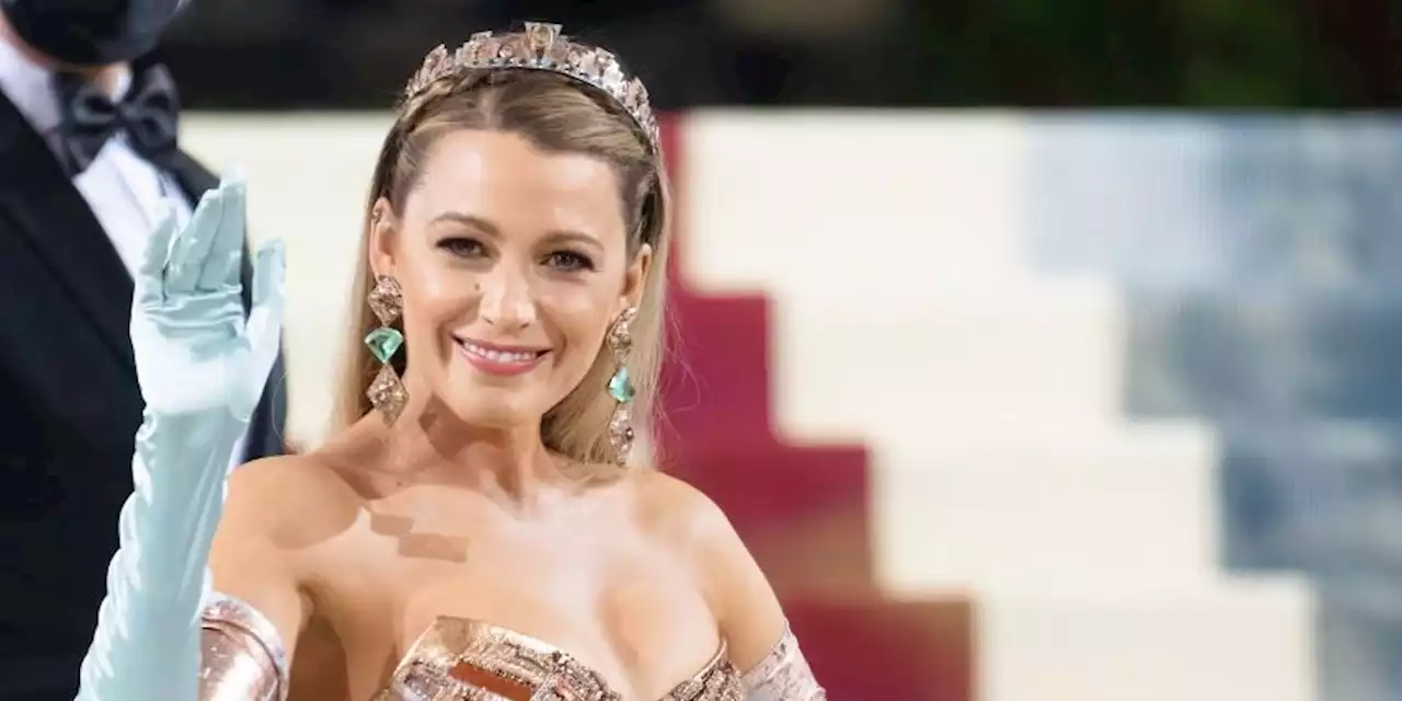 Blake Lively Really Broke Into a Kensington Palace Exhibit to Fix Her Met Gala Dress on Display