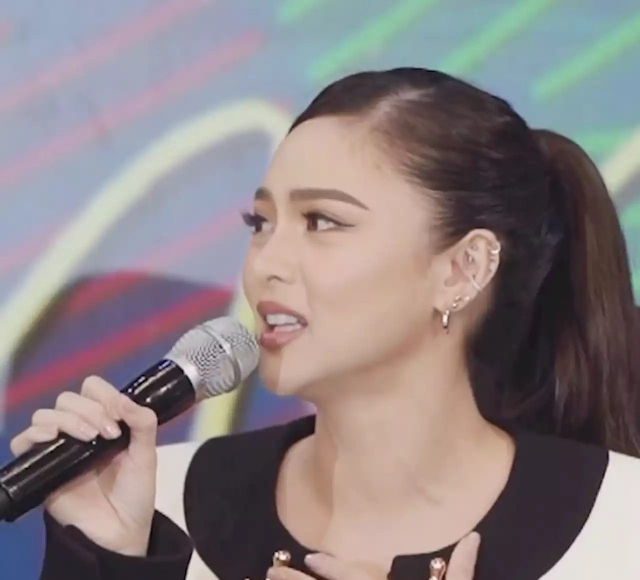 Kim Chiu vows to give back to ABS-CBN as she renews contract with network