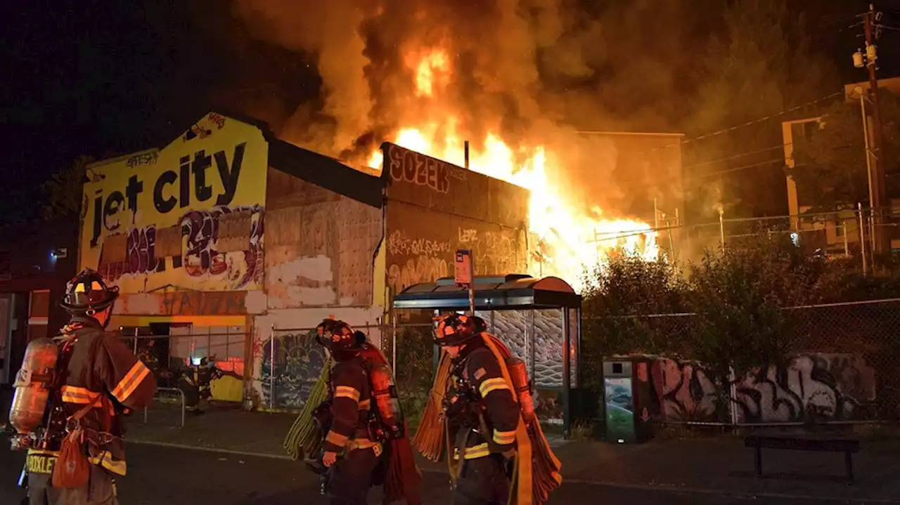 Body found in vacant building that caught fire in Seattle's University District