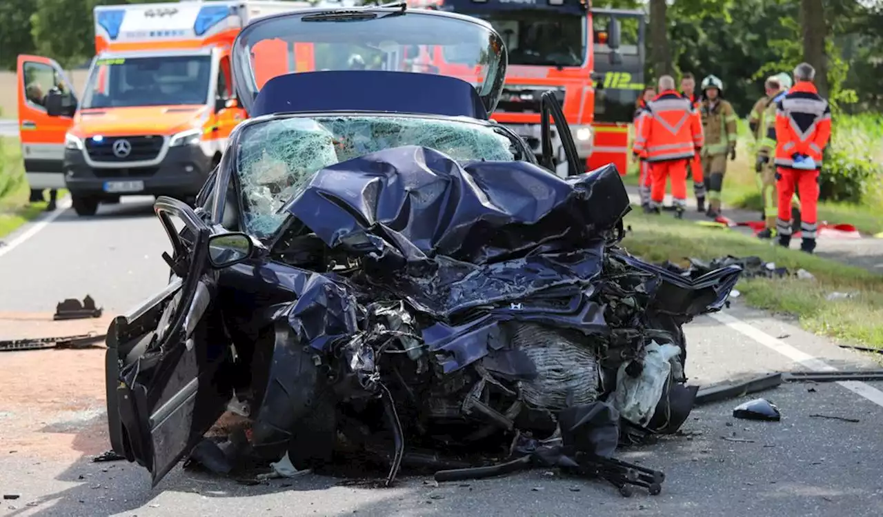 Mann und Frau sterben bei Frontalcrash in der Nähe von Hamburg