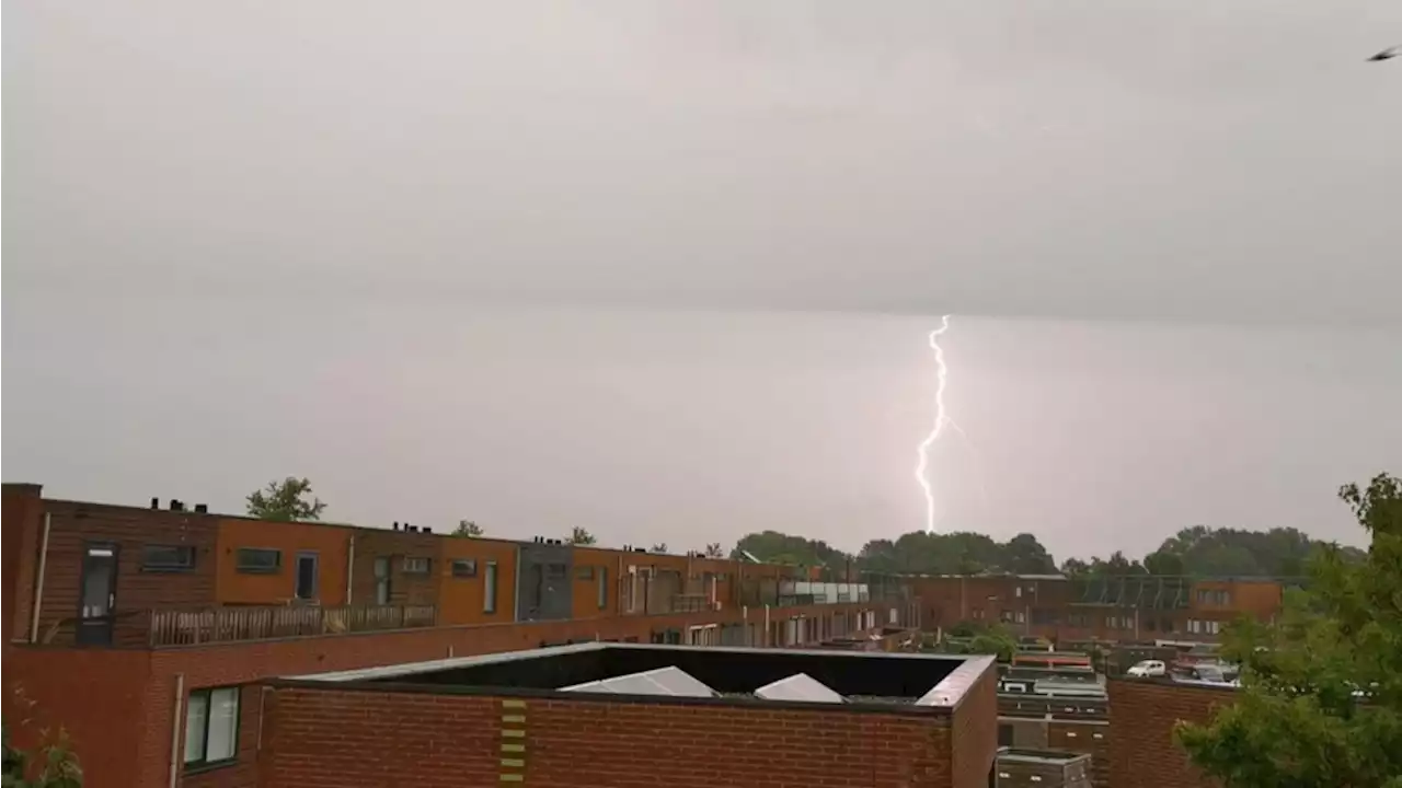 Onweersbuien trekken over de provincie, kans op hagel en veel neerslag in korte tijd