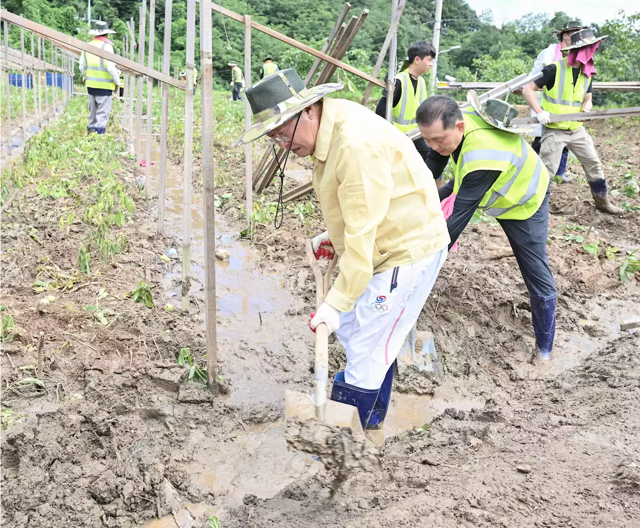 '수해 골프 논란' 홍준표, 당 징계위 소명 절차 불참