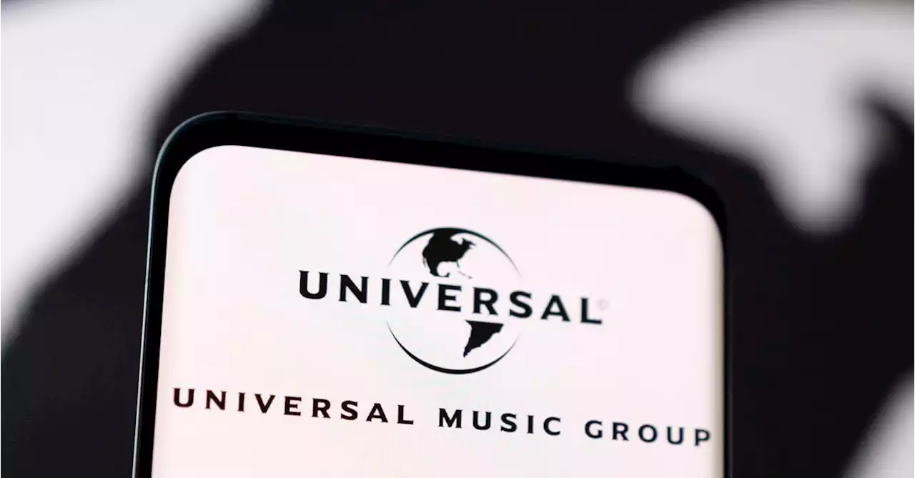 Taylor Swift merchandising sales boost Universal Music's results