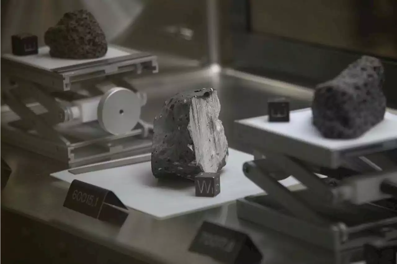 Nasa lab hopes to find life's building blocks in asteroid sample