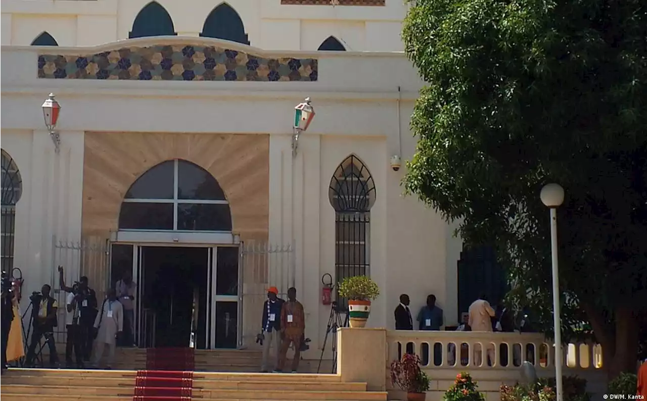 Niger president's residence sealed off in possible coup attempt | TheCable