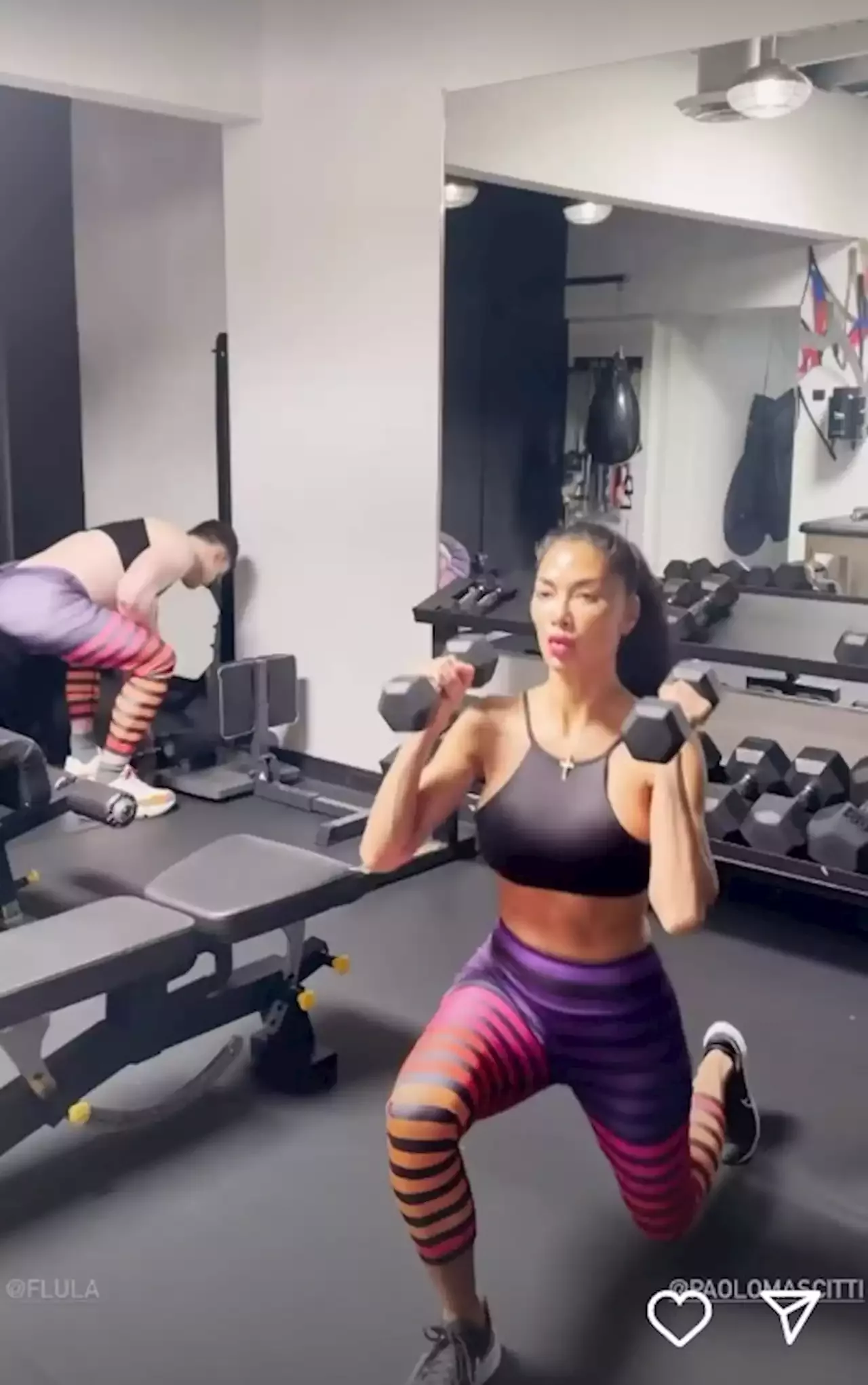 Nicole Scherzinger Shows Off Her Incredible Abs In Sports Bra And Colourful Leggings As She