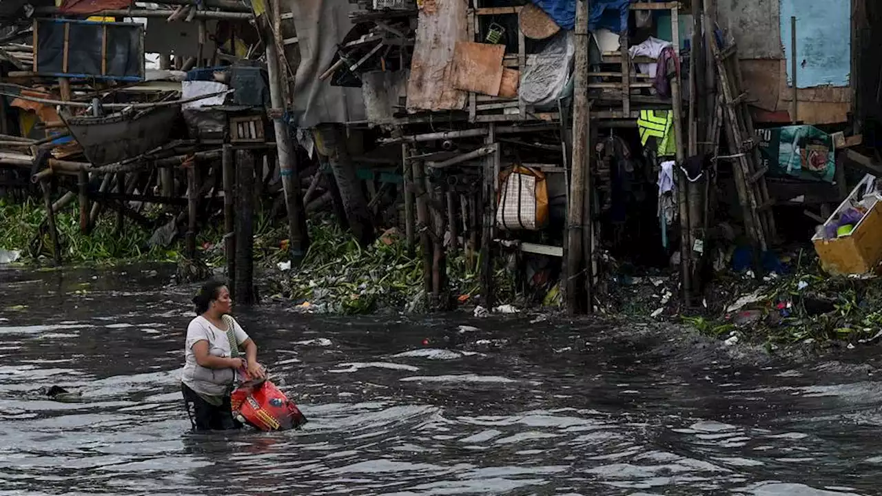 Powerful typhoon Doksuri tears through northern Philippines